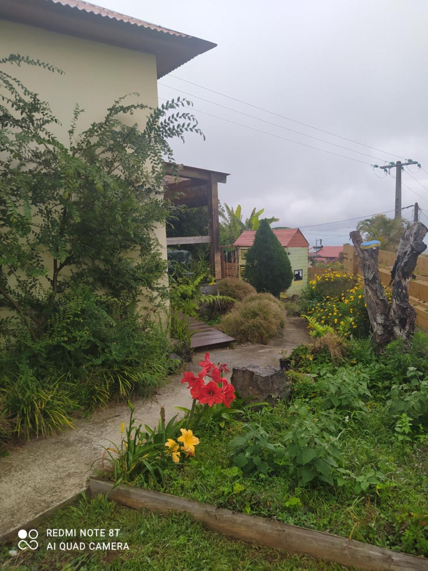 Petit Appartement Dans Une Maison Individuelle 勒唐蓬 外观 照片