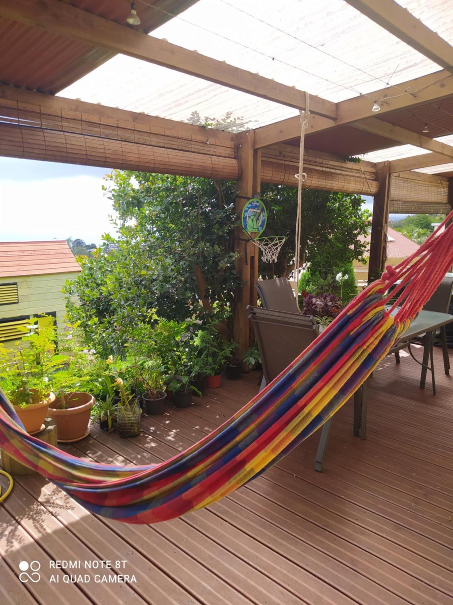 Petit Appartement Dans Une Maison Individuelle 勒唐蓬 外观 照片
